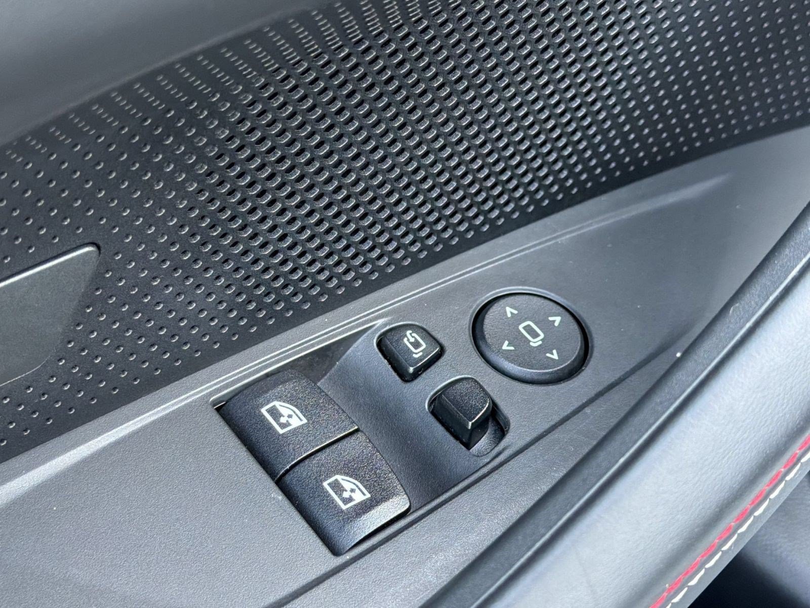 Used 2023 BMW M4 CSL RWD image 22