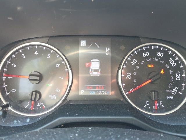 Used 2021 Toyota RAV4 XLE w/ Convenience Package image 13