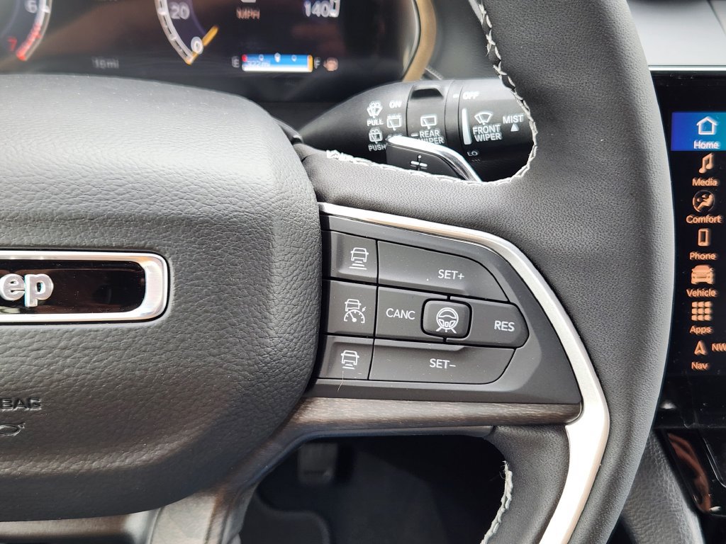 New 2026 Jeep Grand Cherokee Altitude AWD/4WD image 18