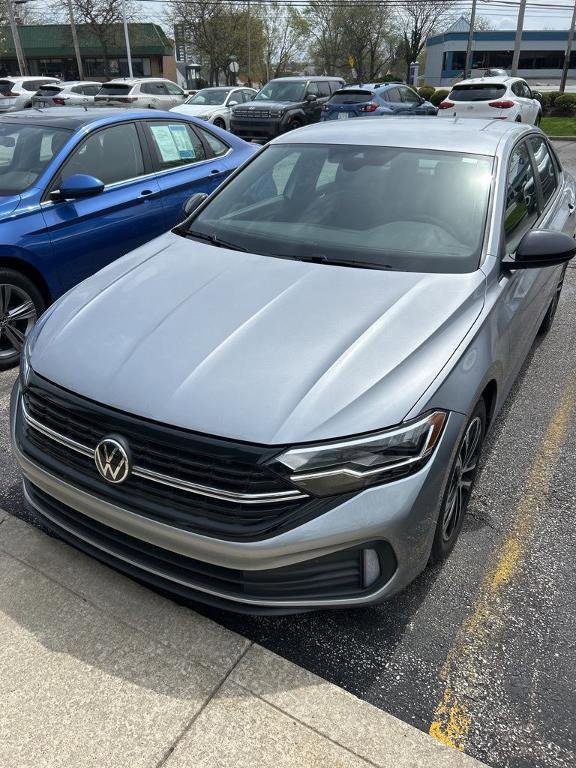 Certified 2023 Volkswagen Jetta Sport image 1