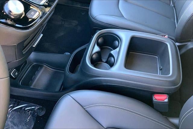 New 2026 Chrysler Pacifica Select w/ S Appearance Package FWD image 37