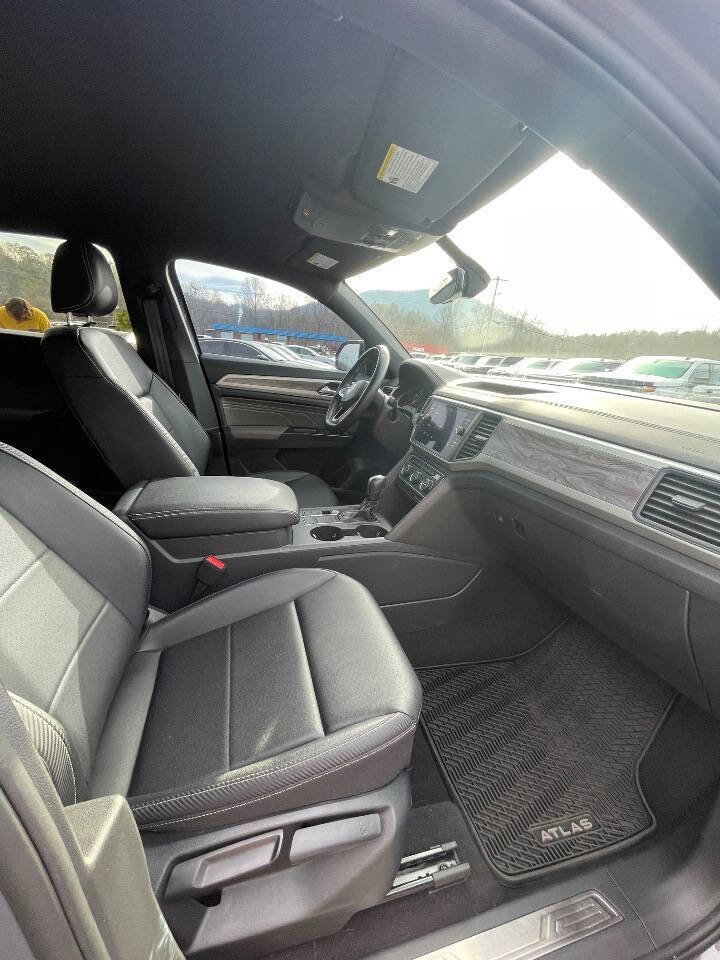 Used 2021 Volkswagen Atlas Cross Sport SE image 15