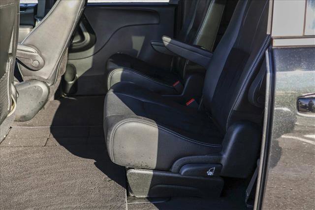 Used 2018 Dodge Grand Caravan SXT w/ Blacktop Package image 22