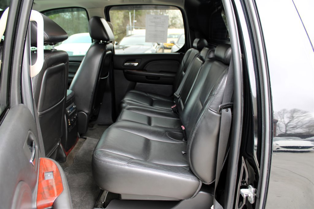 Used 2007 Cadillac Escalade EXT w/ Information Package image 26