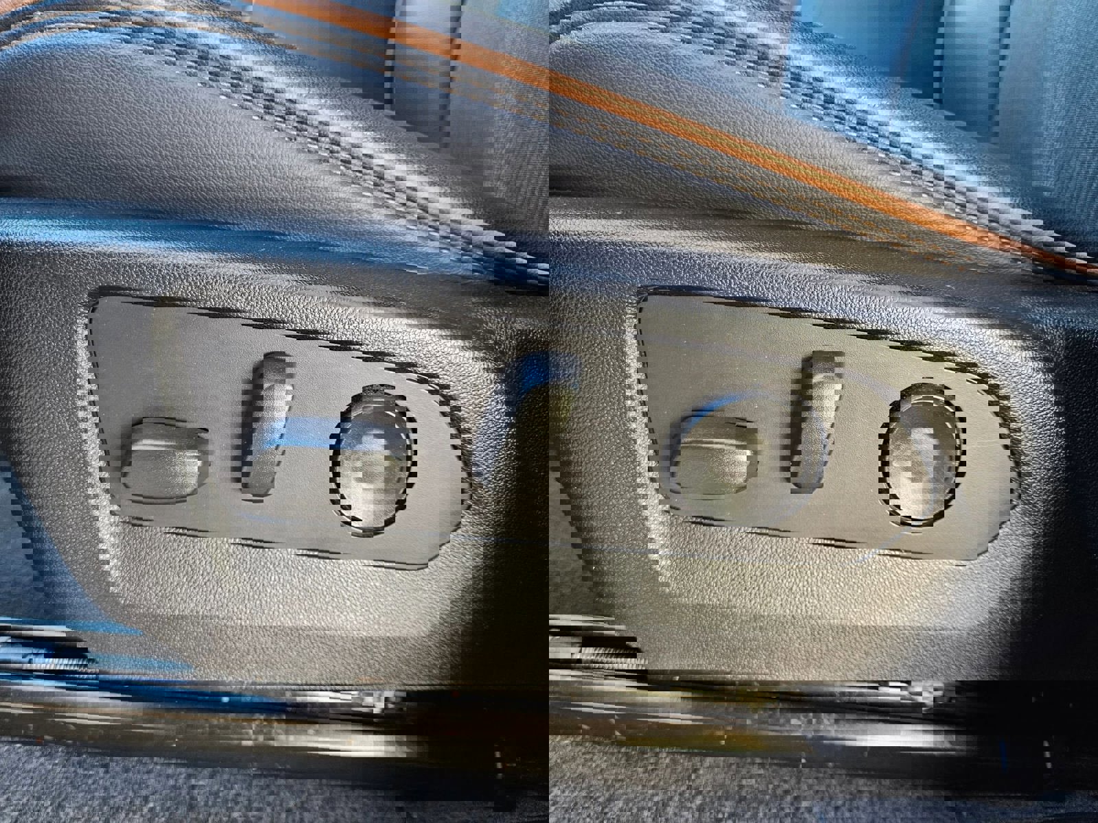 Used 2024 GMC Canyon AT4 w/ Technology Package image 23