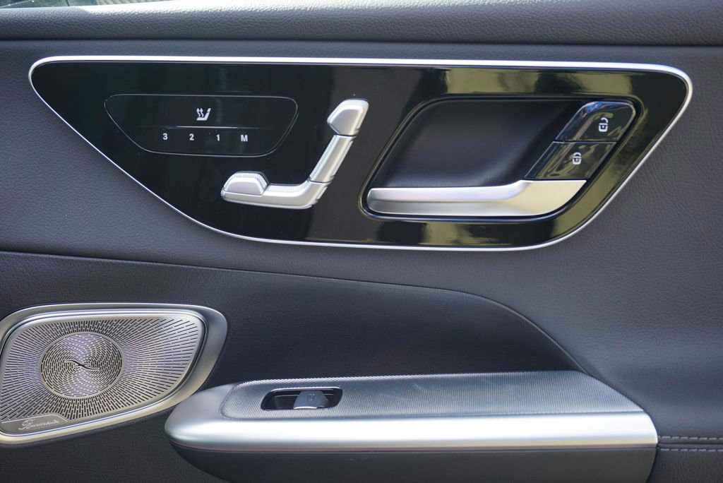 Certified 2025 Mercedes-Benz GLC 300 4MATIC image 60