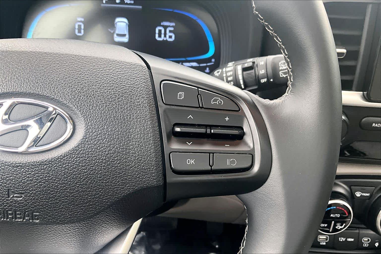 Used 2026 Hyundai Venue SEL FWD image 25