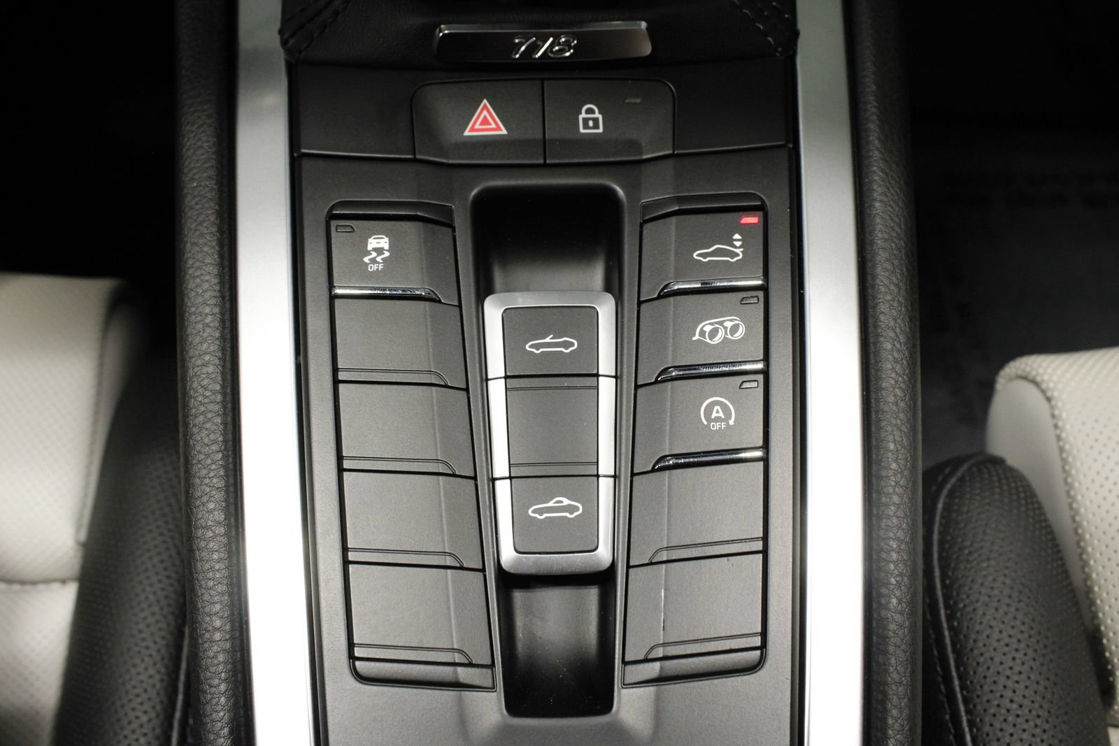 Certified 2024 Porsche 718 Boxster RWD image 31