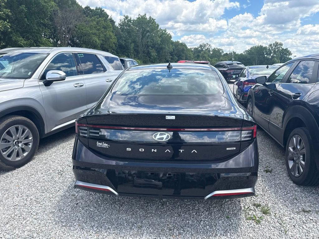 Certified 2026 Hyundai Sonata SEL AWD/4WD image 3