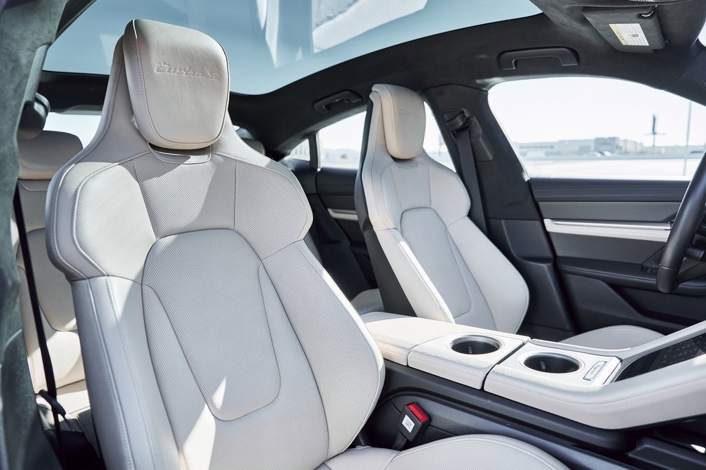 Used 2020 Porsche Taycan Turbo S image 44