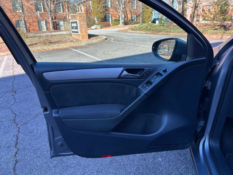 Used 2011 Volkswagen Golf 4-Door image 19