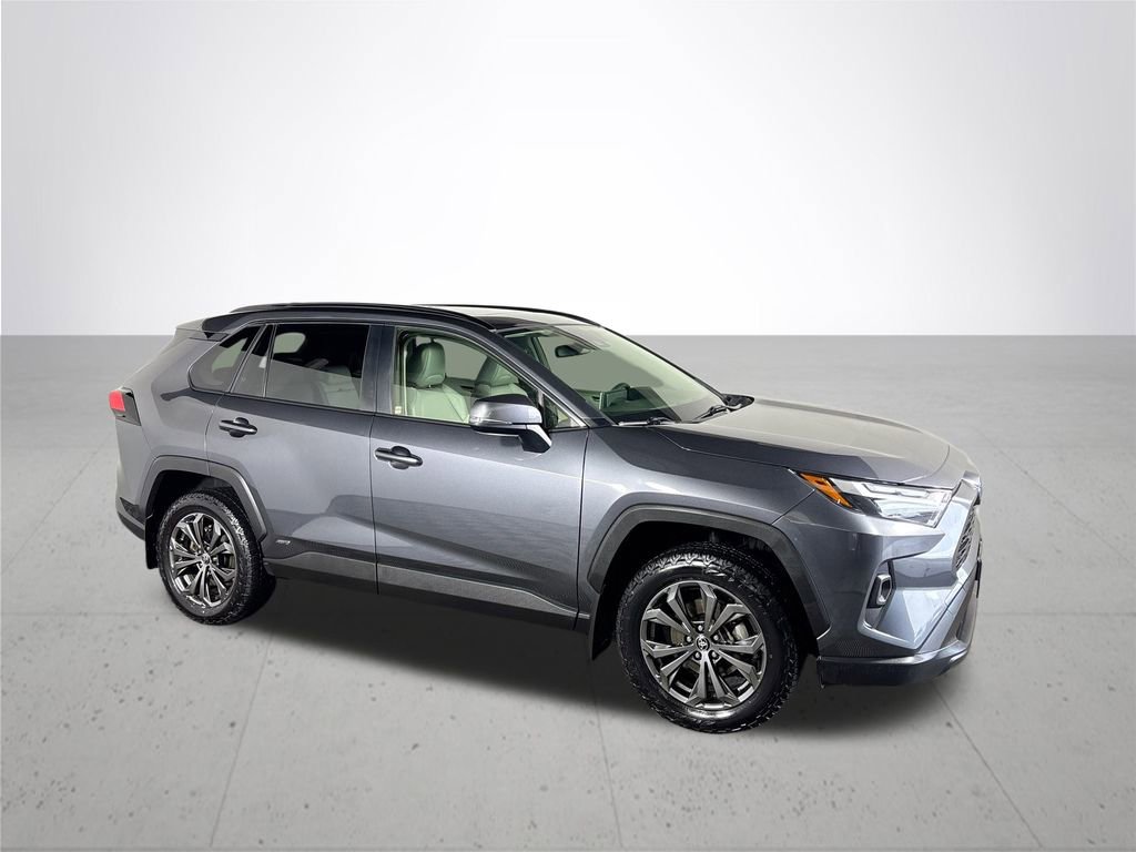 Used 2024 Toyota RAV4 XLE Premium image 4