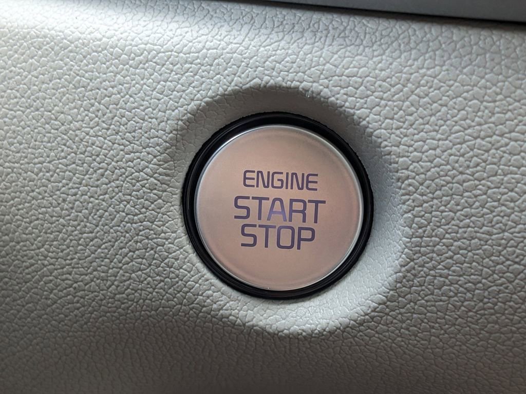 Certified 2025 Kia Sorento S AWD/4WD image 35