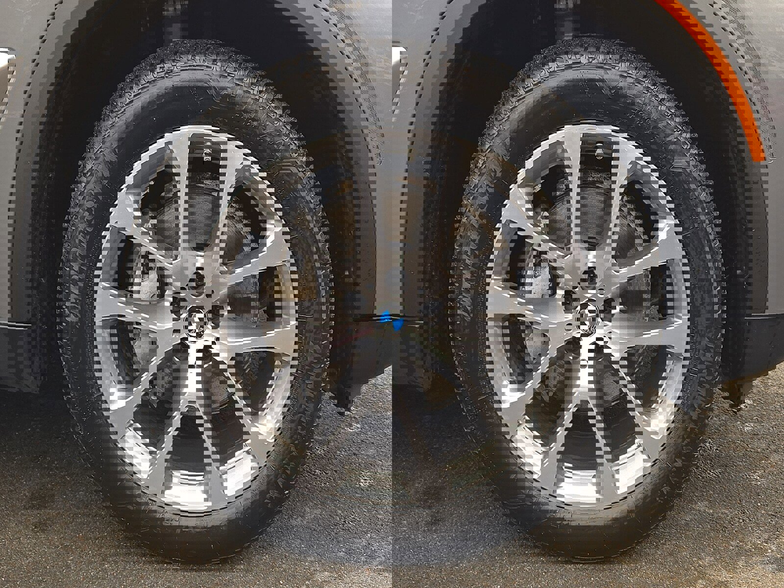 Used 2024 BMW X5 xDrive40i w/ Executive Package image 8