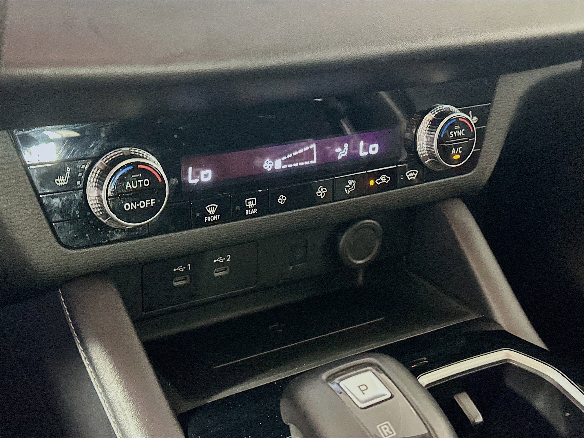 Used 2025 Mitsubishi Outlander SE image 24