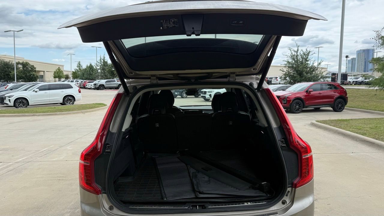 Used 2023 Volvo XC90 B5 Plus w/ Protection Package Premier AWD/4WD image 7