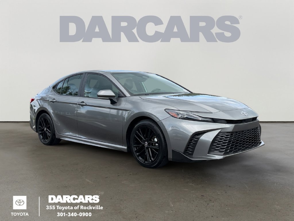 Used 2025 Toyota Camry SE FWD image 1