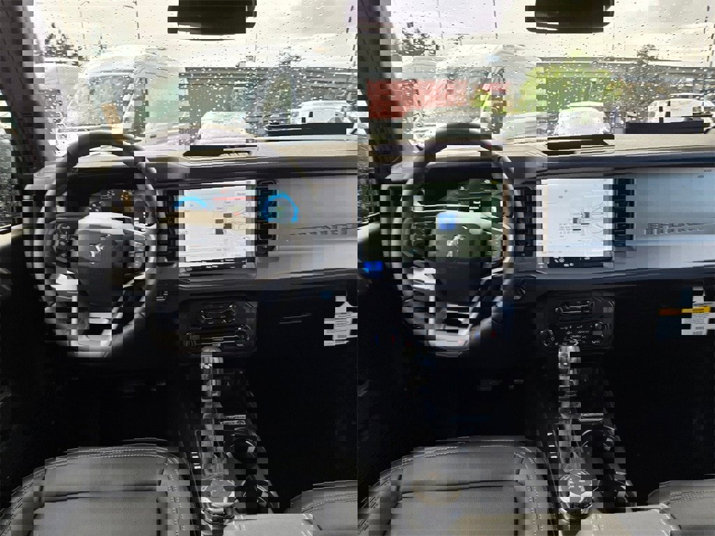 New 2025 Ford Bronco Outer Banks image 10