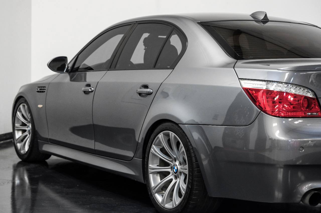 Used 2010 BMW M5 RWD image 12