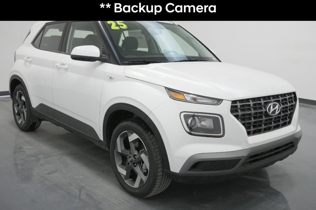 New 2025 Hyundai Venue SEL image 2