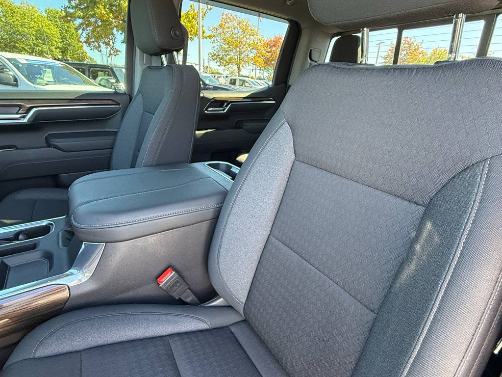 Used 2024 Chevrolet Silverado 1500 LT Trail Boss w/ Convenience Package II image 16