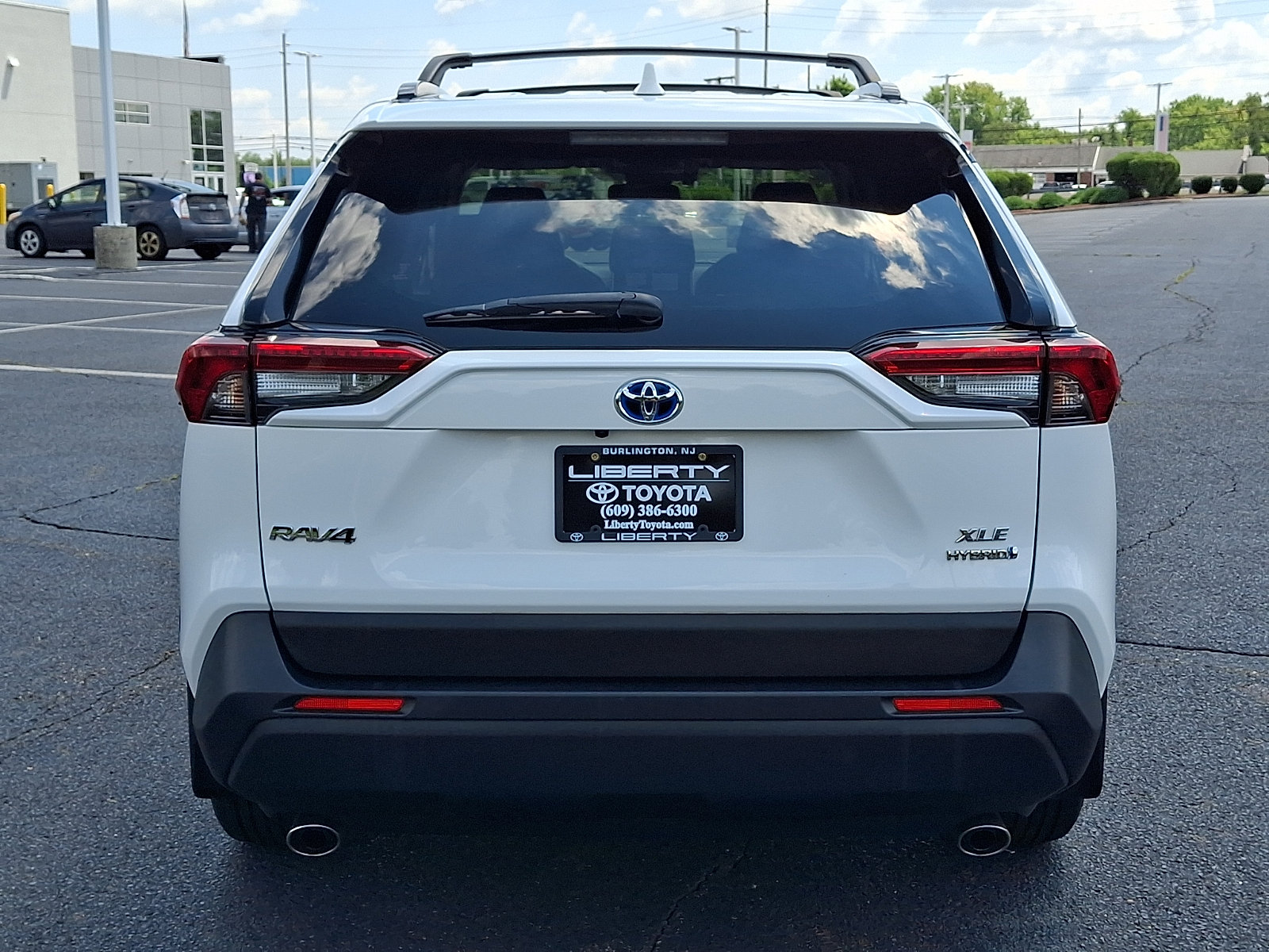 Used 2023 Toyota RAV4 XLE w/ XLE Grade Weather Package AWD/4WD image 4
