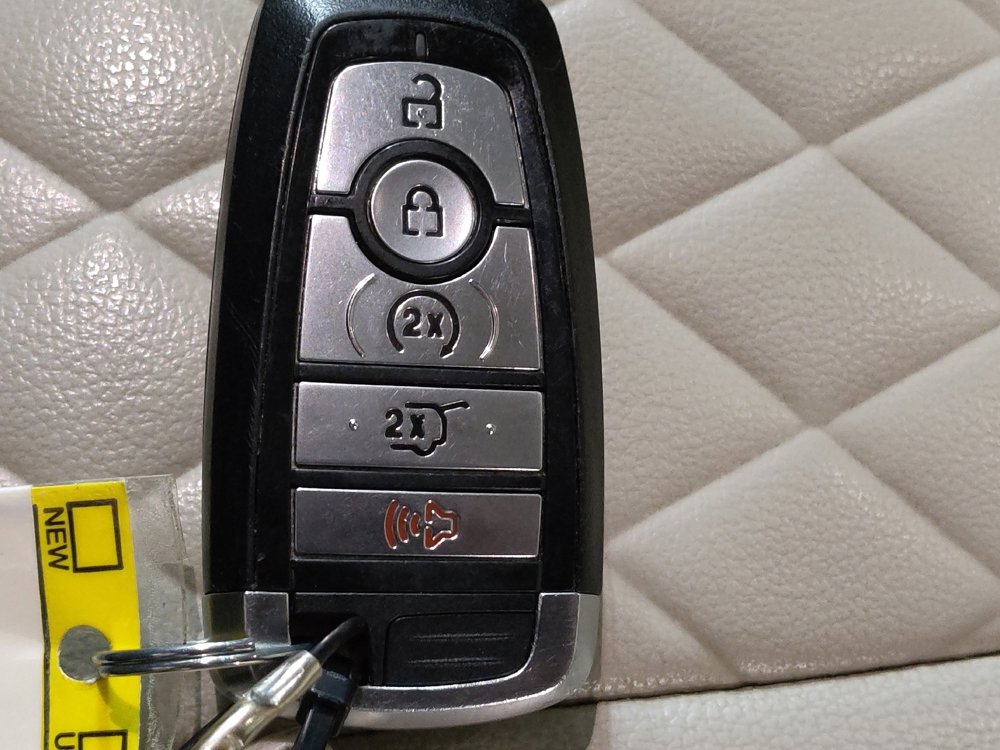 Used 2023 Ford Edge Titanium image 32