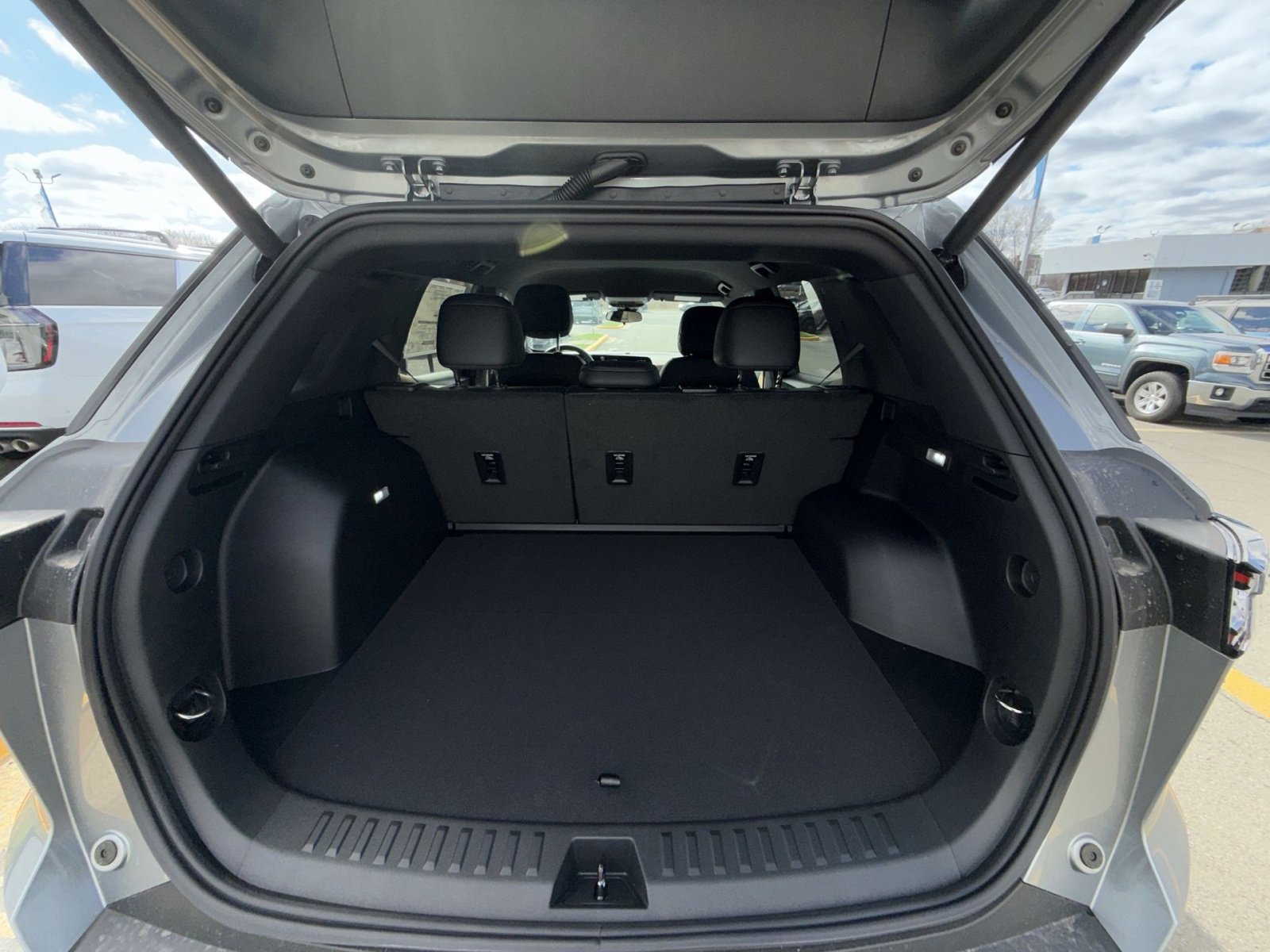 New 2026 Chevrolet Equinox ACTIV FWD image 25
