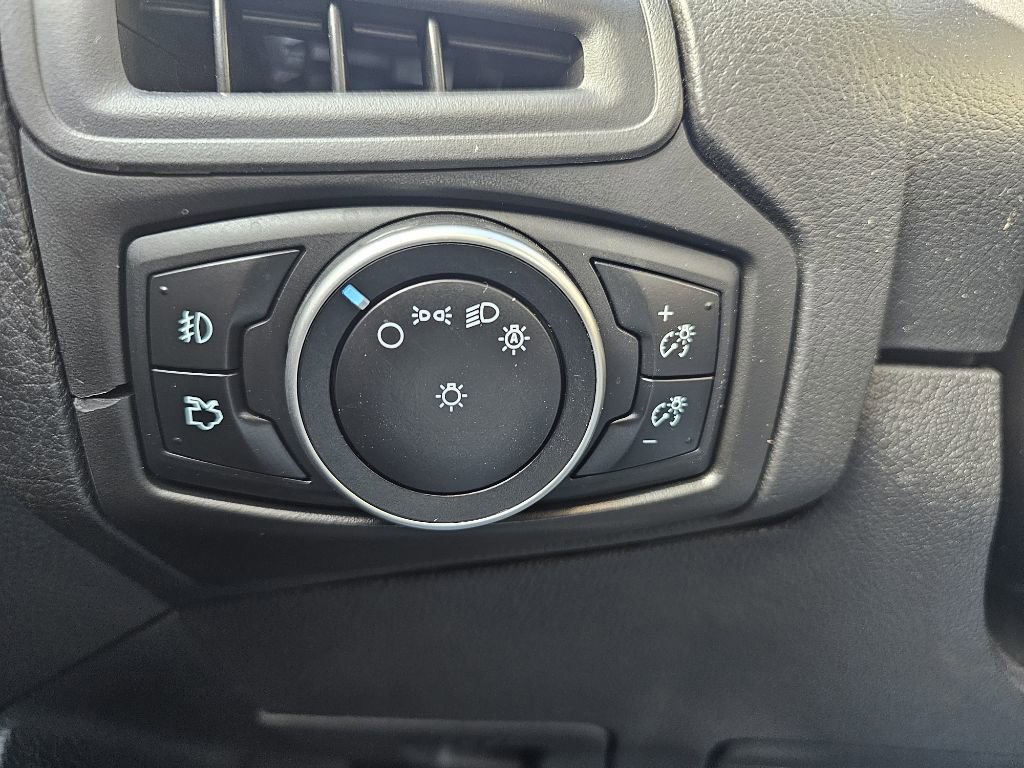 Used 2016 Ford Focus SE w/ Equipment Group 201A image 35