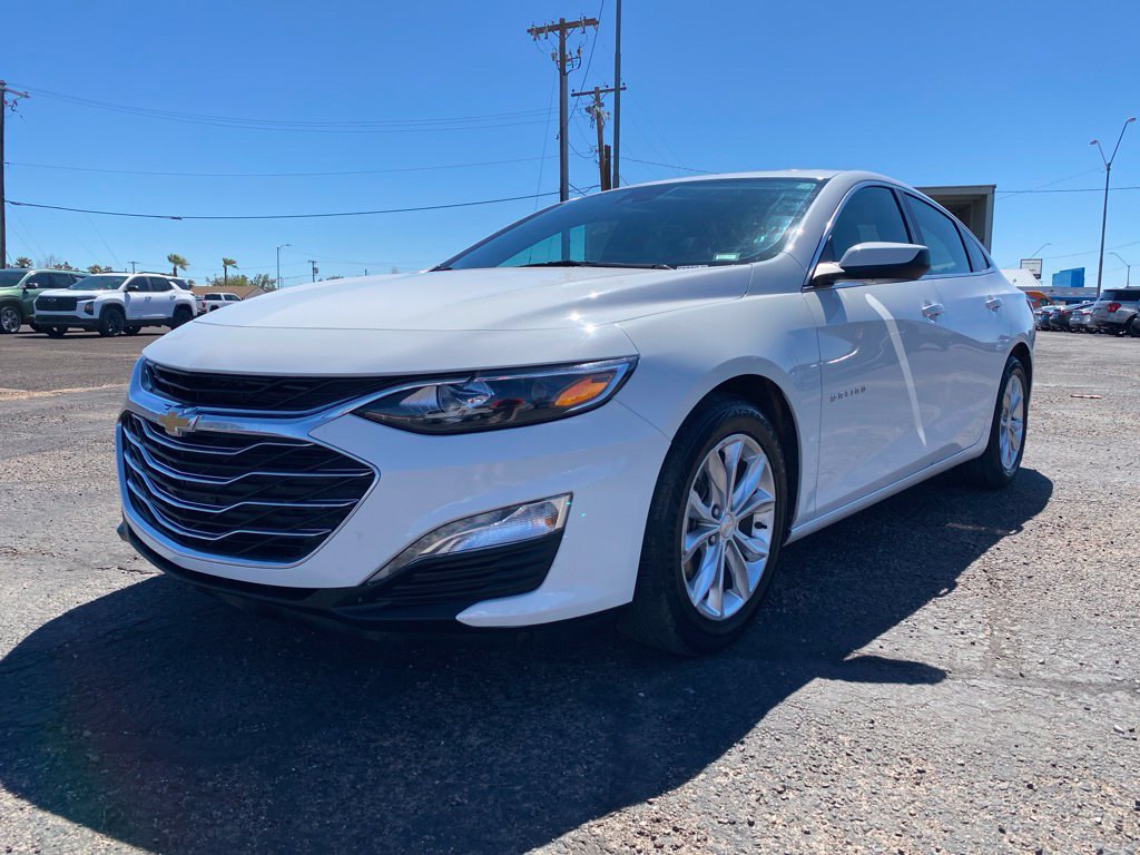 Used 2024 Chevrolet Malibu LT FWD image 2