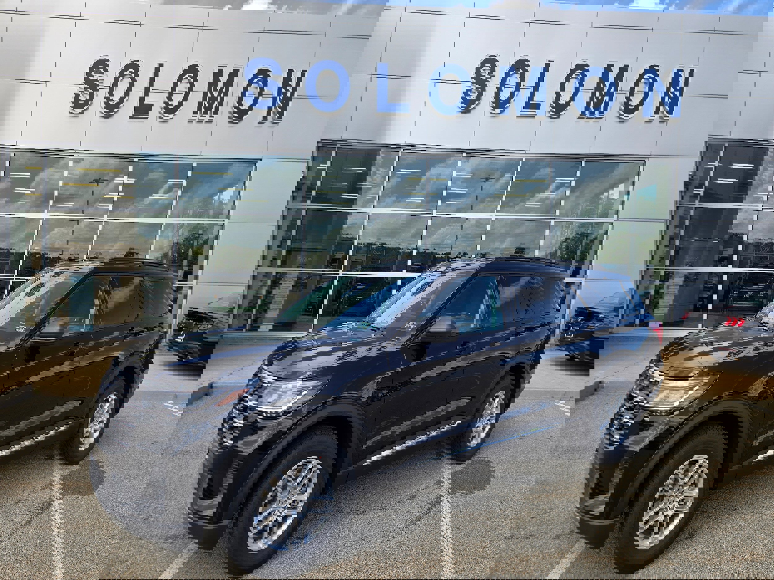 New 2025 Ford Explorer Active image 1