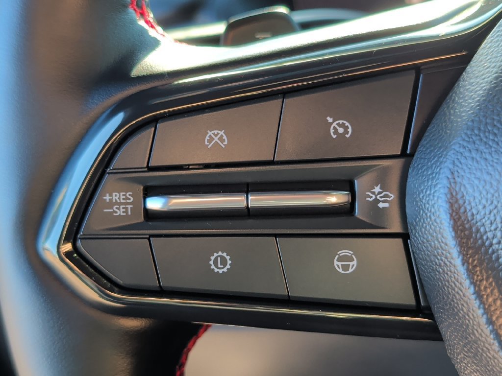 Used 2026 Chevrolet Traverse RS w/ LPO, Floor Liner Package FWD image 12