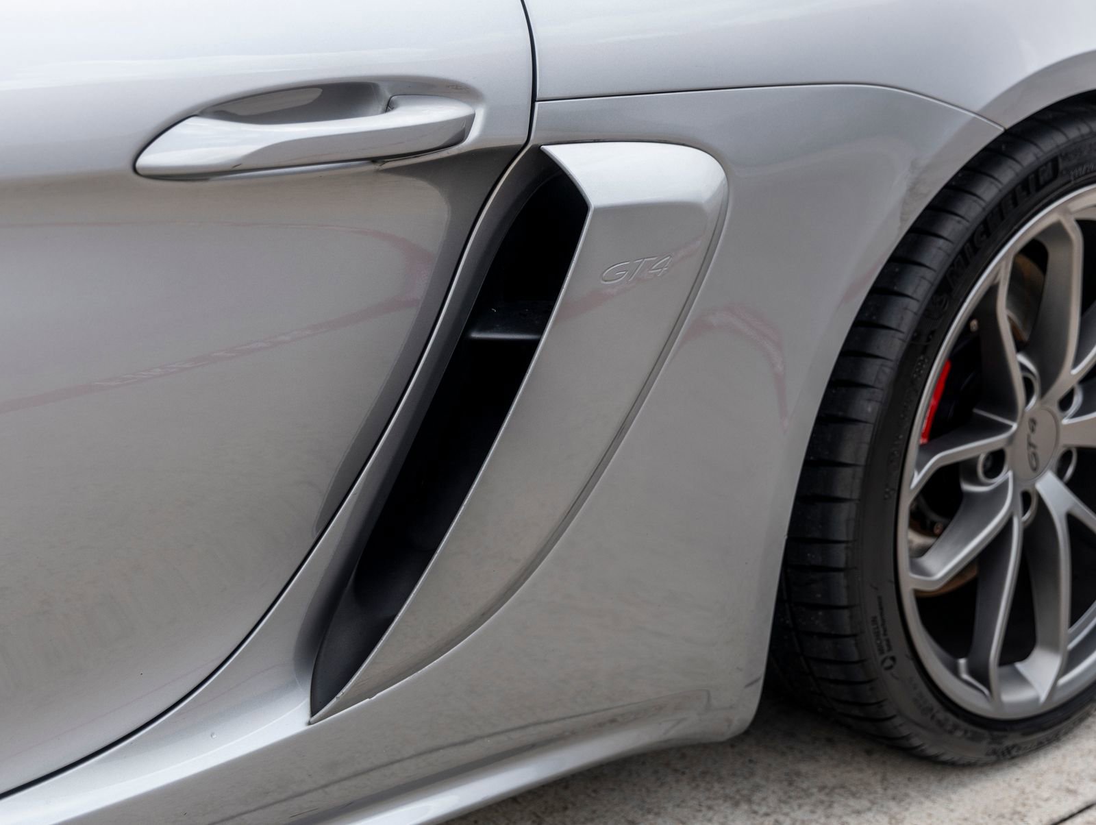 Used 2020 Porsche 718 Cayman GT4 RWD image 20