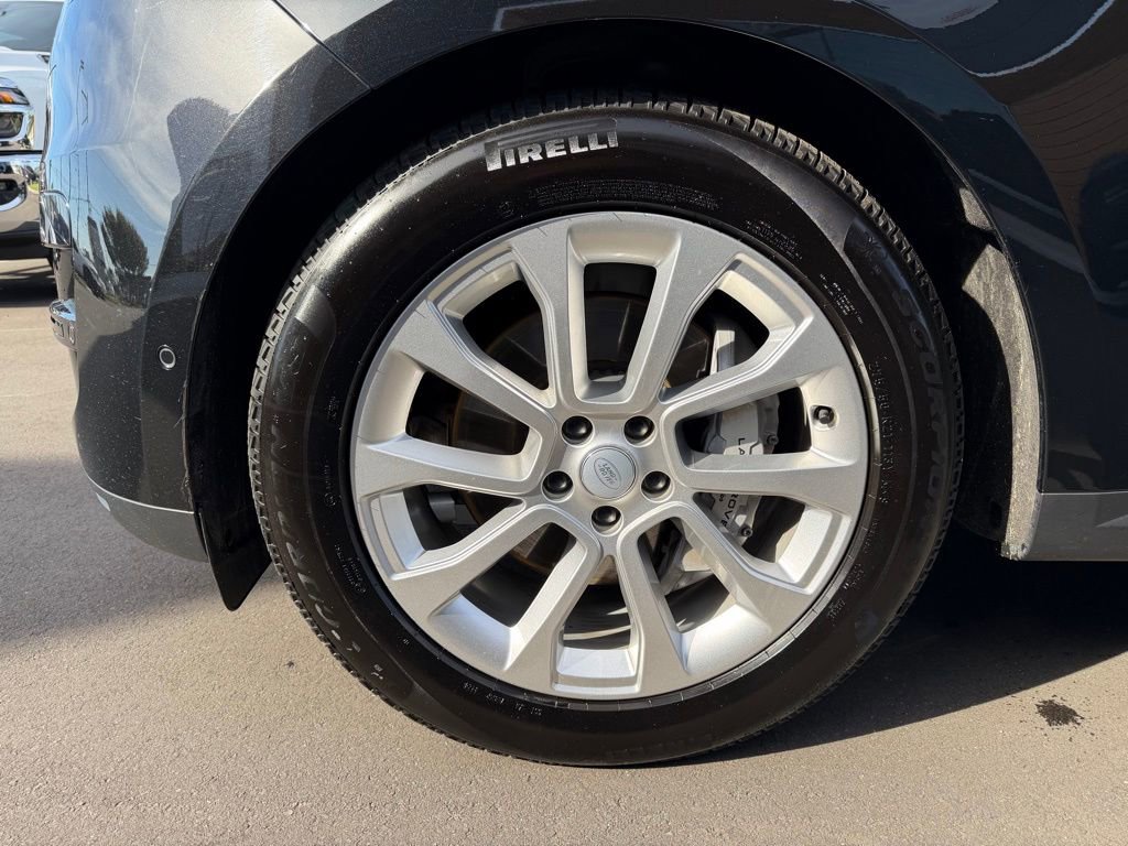 Used 2025 Land Rover Range Rover Sport SE image 9