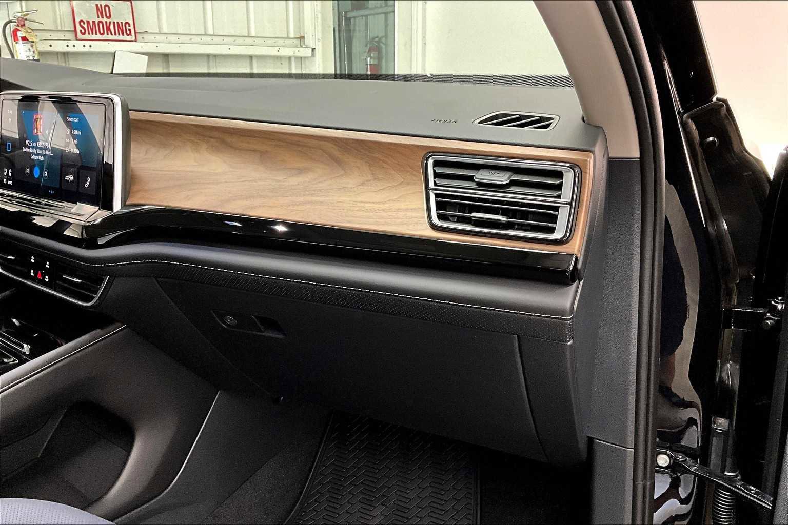 New 2026 Volkswagen Atlas SE image 28