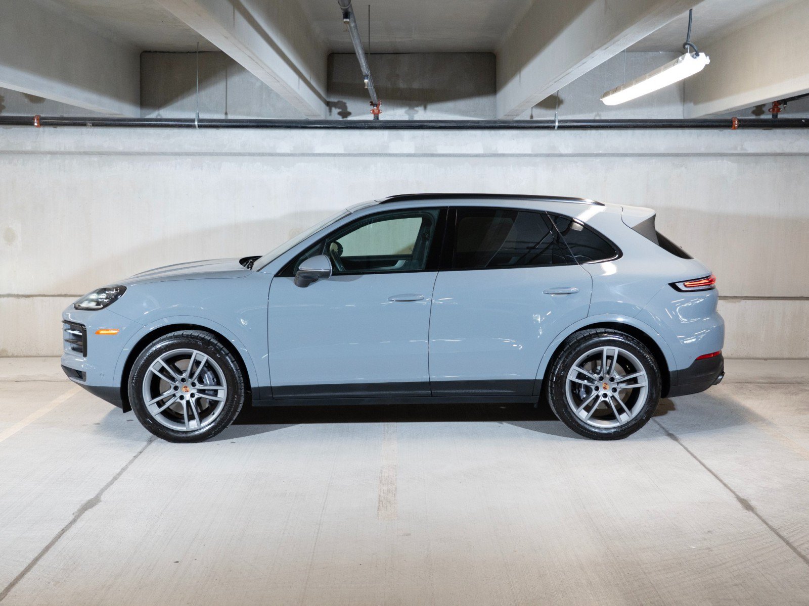 Certified 2026 Porsche Cayenne AWD/4WD image 2