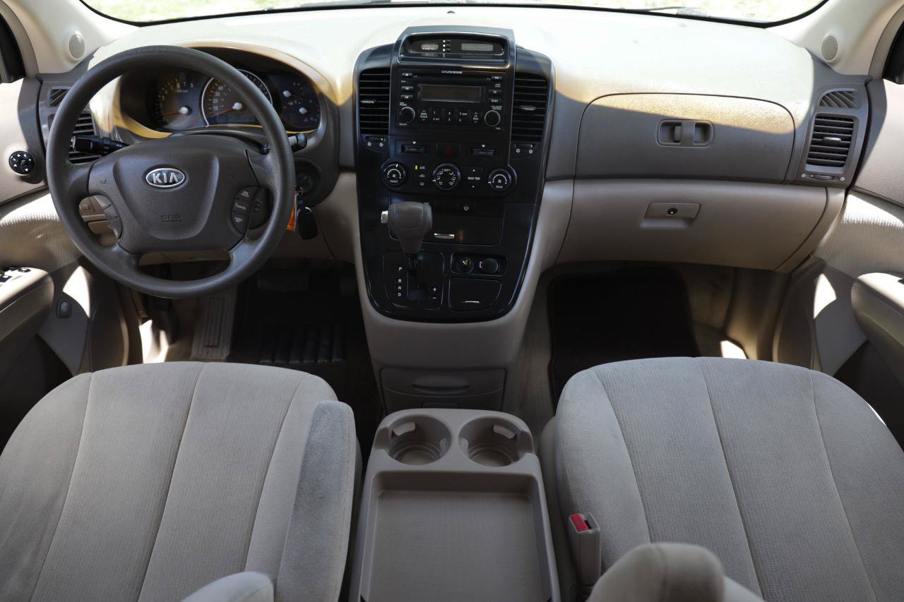 Used 2006 Kia Sedona EX FWD image 2