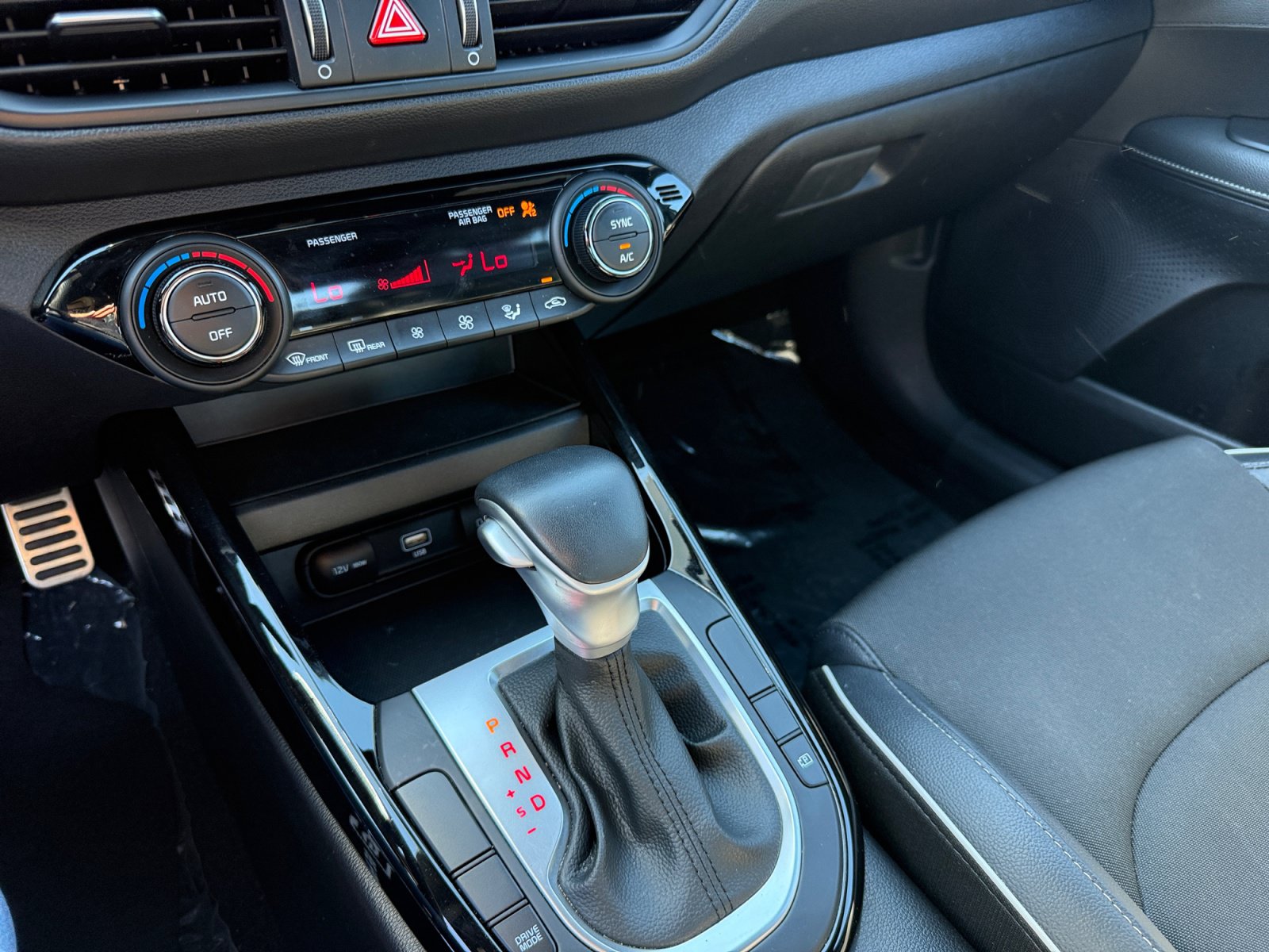 Used 2023 Kia Forte GT-Line w/ GT-Line Technology Package FWD image 13