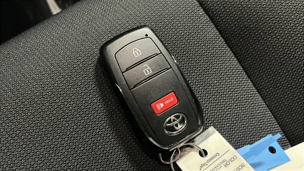 Used 2023 Toyota Corolla Cross LE FWD image 20