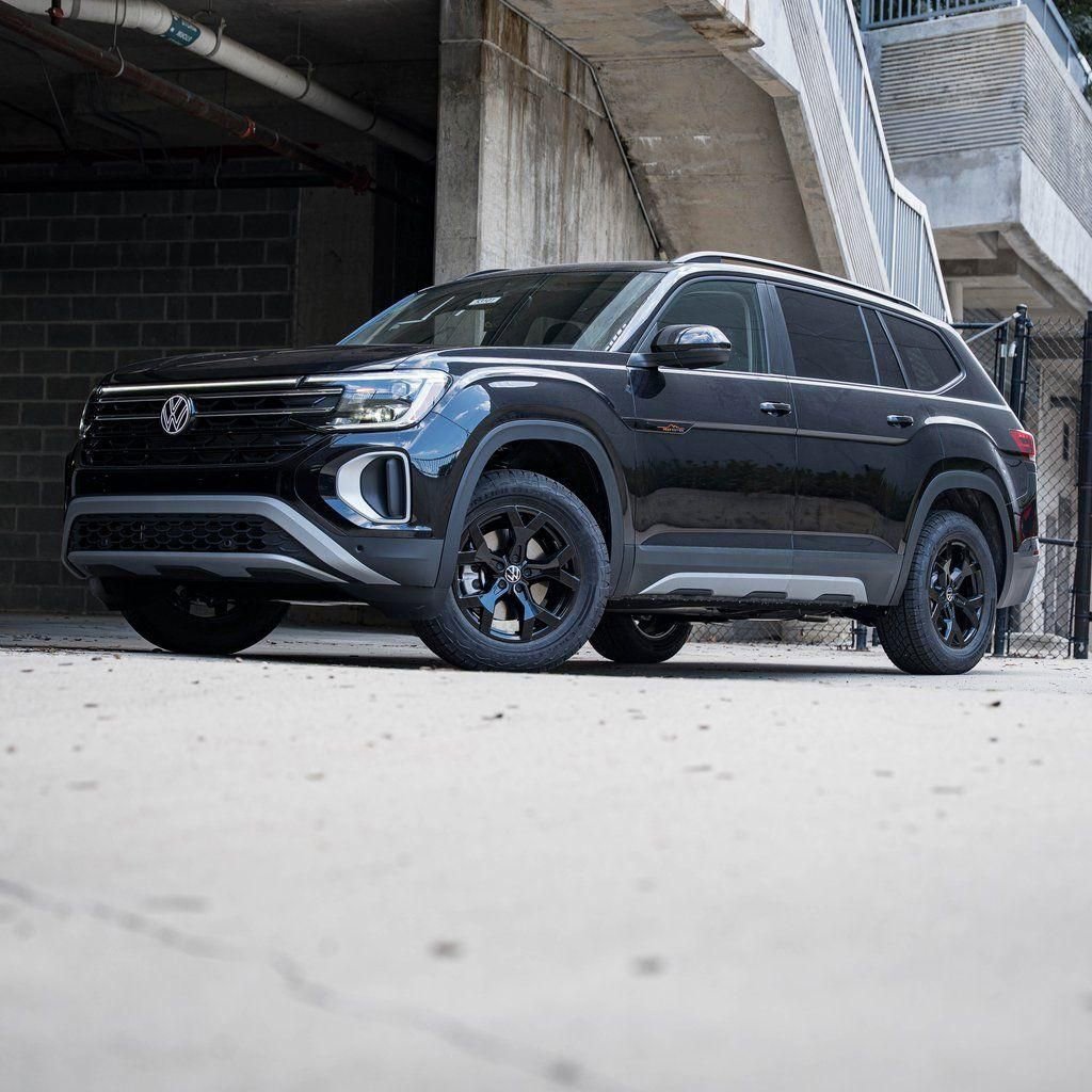 New 2026 Volkswagen Atlas Peak Edition