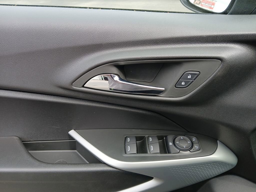 New 2026 Chevrolet Trax LS image 11