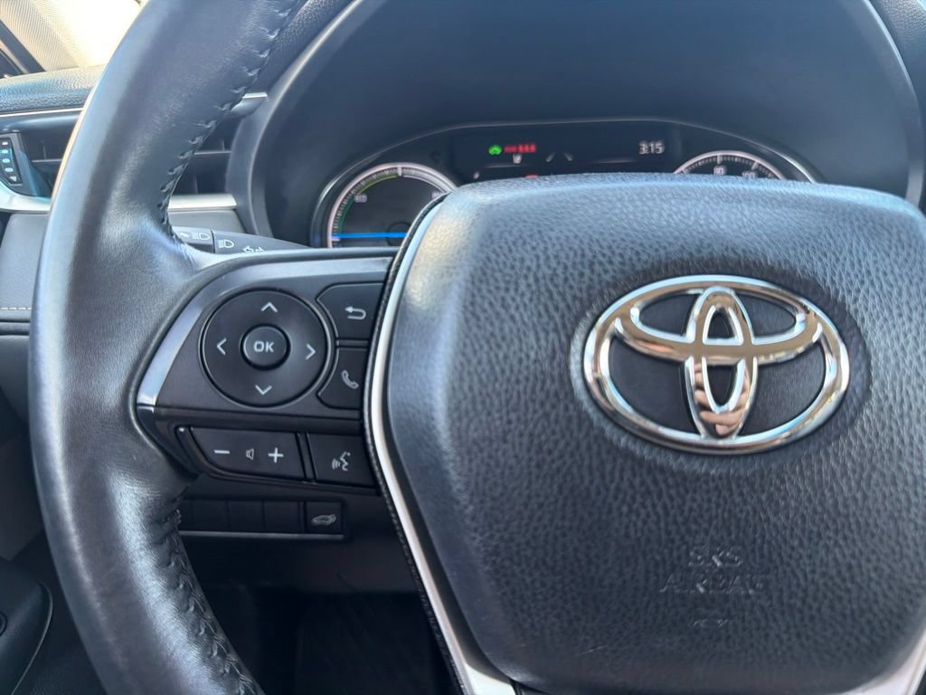 Used 2023 Toyota Venza LE AWD/4WD image 25