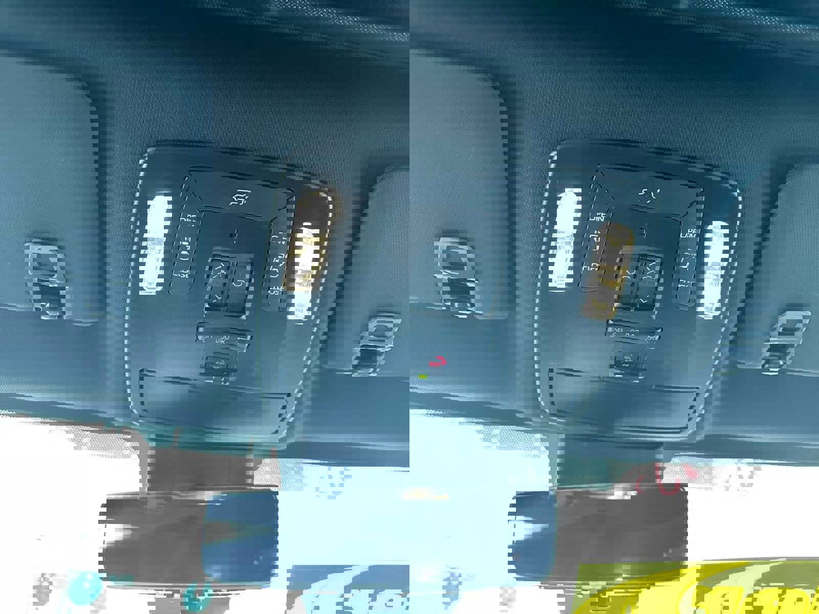 Used 2025 Toyota Sienna Limited image 31