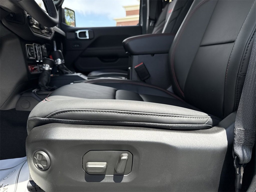New 2025 Jeep Gladiator Rubicon w/ Safety Group image 12