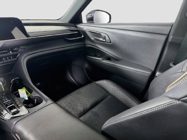 Certified 2025 Toyota Crown Signia AWD/4WD image 24