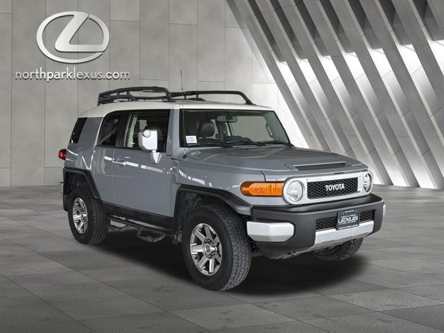 Used 2014 Toyota FJ Cruiser 4WD w/ Upgrade Package image 5