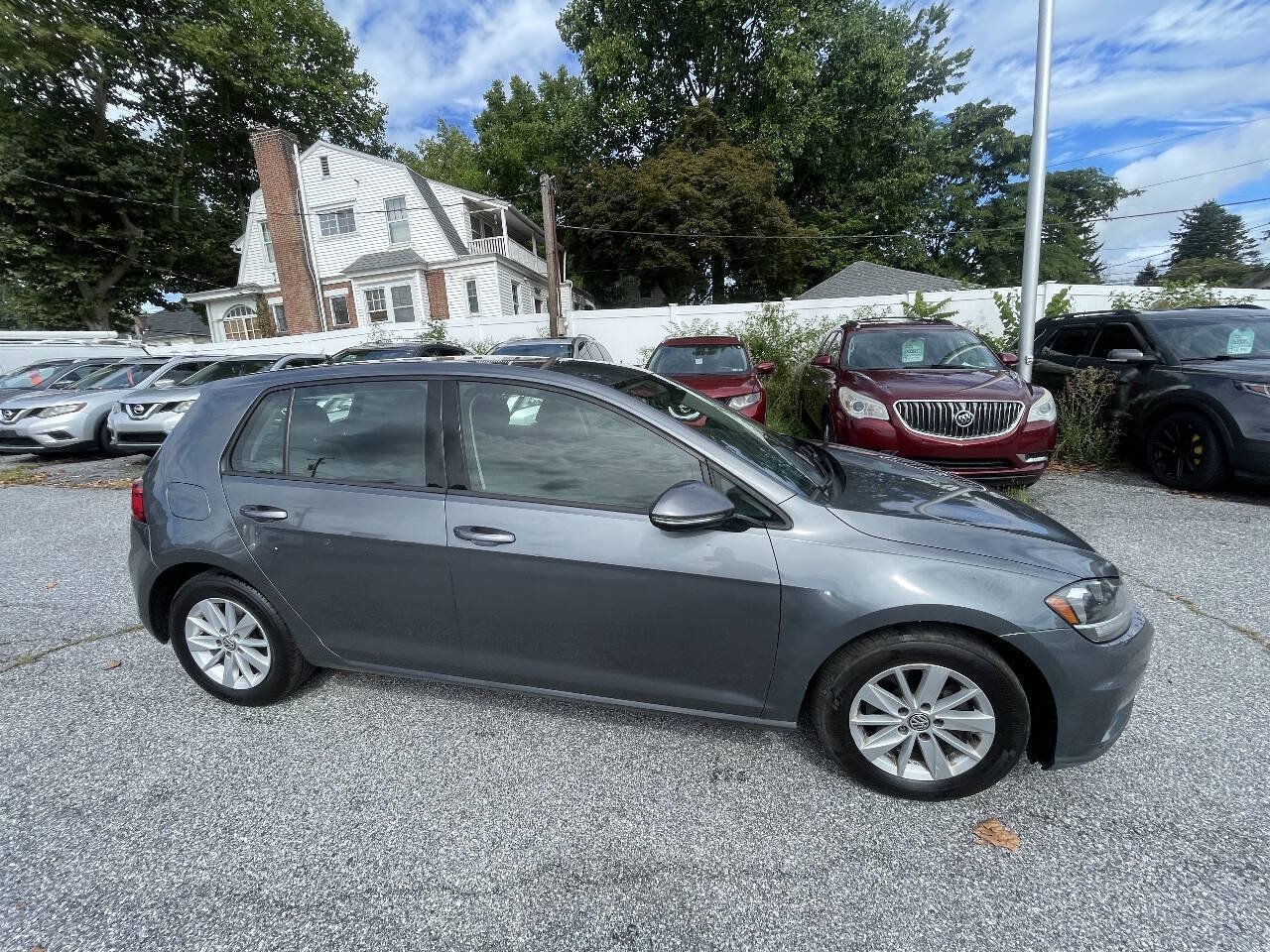 Used 2018 Volkswagen Golf S FWD image 5