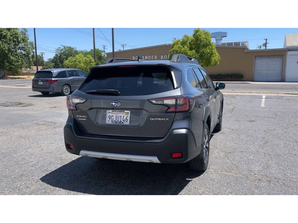 Used 2023 Subaru Outback Limited image 2