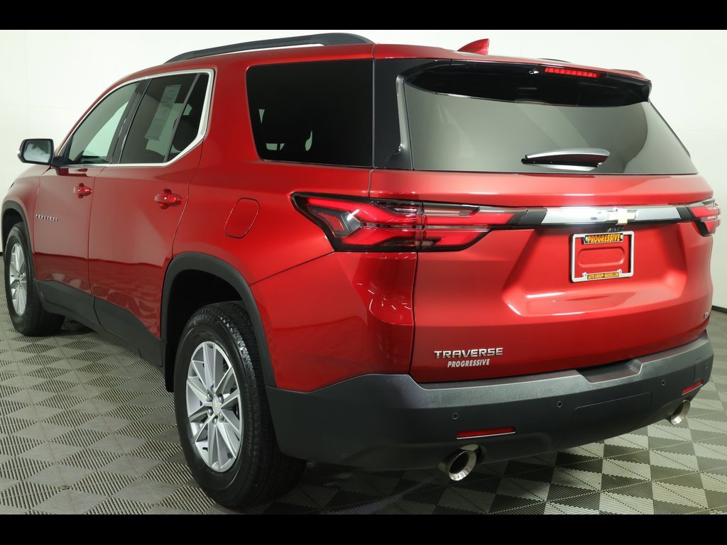 Used 2023 Chevrolet Traverse LT image 12