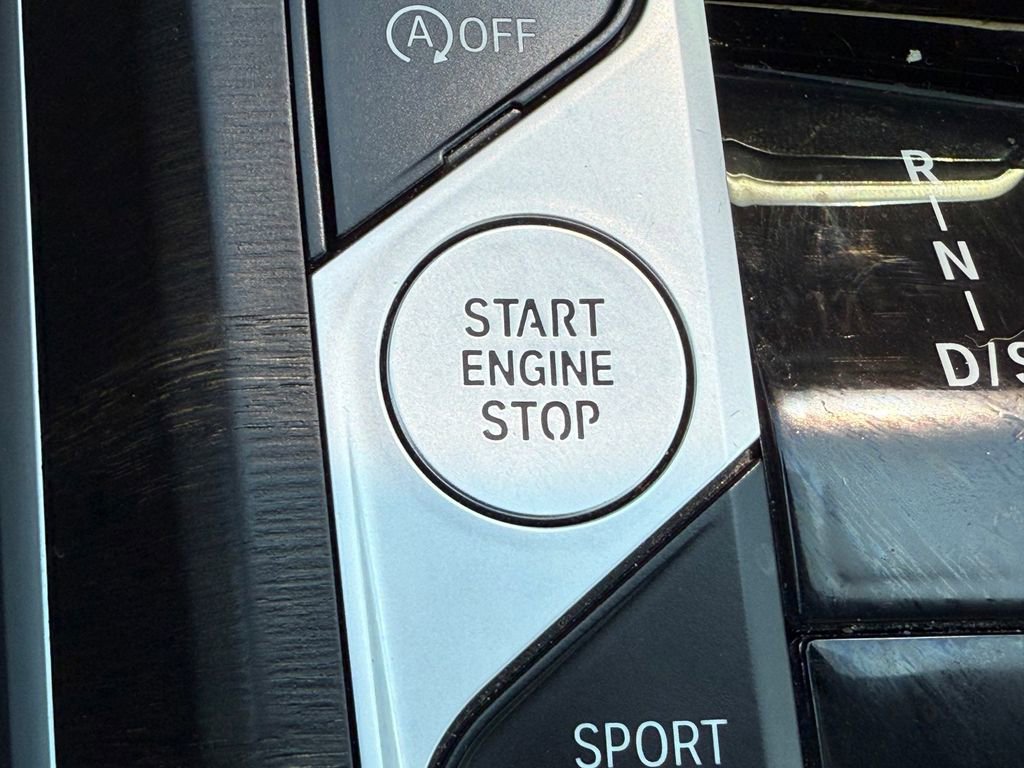 Used 2024 BMW 330i Sedan image 24